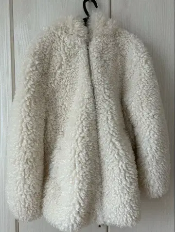 ZARA 보아 후드 부착 자켓