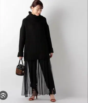 시착만 한 상품 토라조돈나 TORRAZZO DONNA 튤 니트