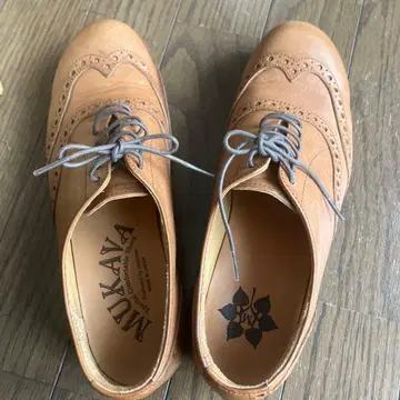 NUKAVA 윙팁 로퍼