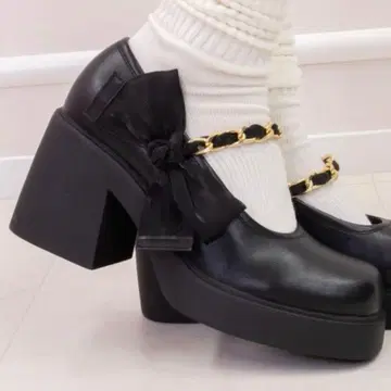 Lafary 리본 스퀘어 펌프스