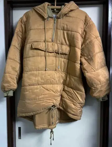 이탈리아 TRANSIT PAR-SUCH 남성용 후드 부착 다운 자켓 L