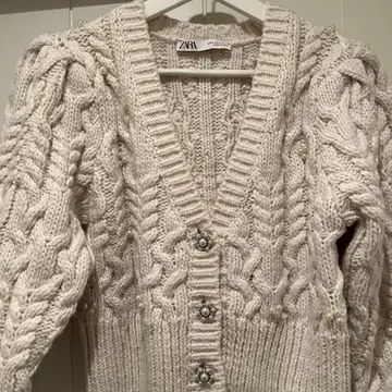 ZARA 아이보리 케이블 니트 가디건