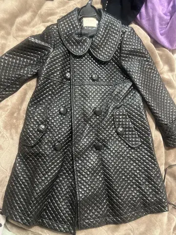 파격 가격 블랙 퀼팅 더블 브레스트 코트