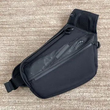 KUSHITANI 쿠시타니 원 숄더백 블랙아웃