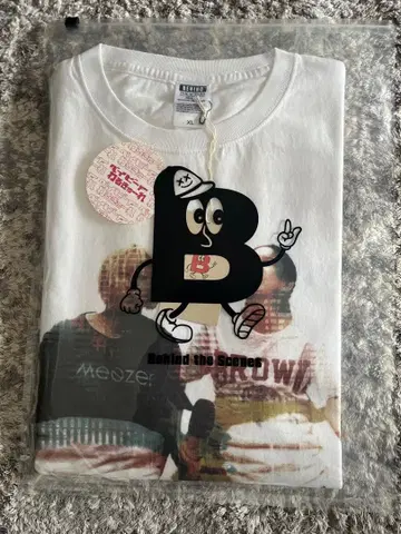 미사용 새상품 베이비 워큐레 콜라보 T셔츠 XL 사이즈