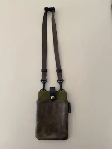 아지리티 AGILITY 가죽 스마트폰 백 숄더백