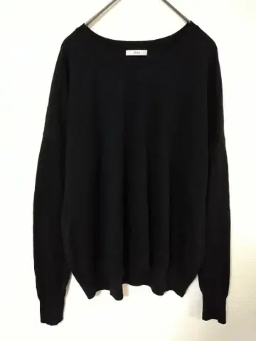 이에나 긴팔 니트 티셔츠 여성용 F 울 100% 블랙 컬러 V넥