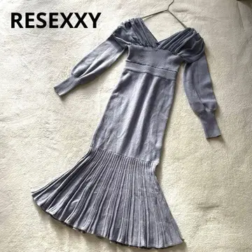 RESEXXY 숄더 도킹 머메이드 니트 원피스