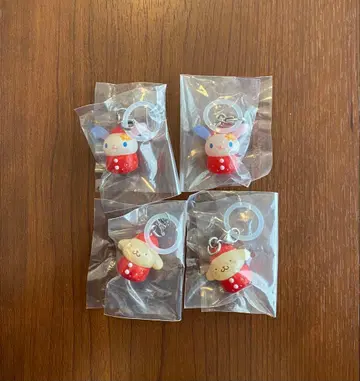 산리오 딸기 메지루시 액세서리 우사하나 폼폼푸딩