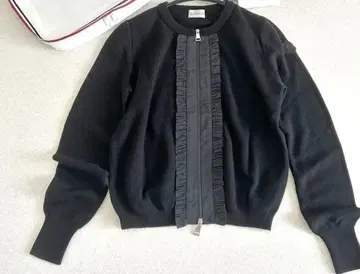 MONCLER 블랙 프릴 긴팔 가디건