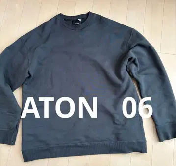 ATON 다크 그레이 크루넥 맨투맨 06