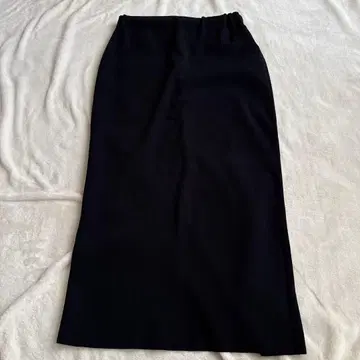 프레임워크 블랙 슬릿 스커트