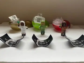 빅 우드 피규어 컬렉션 브라운 화이트 컬러 그린 옐로우 컬러 익명 배송