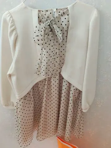 리본 포함 도트 무늬 긴팔 상의 42