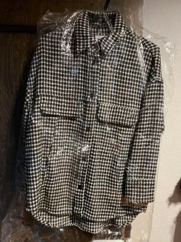 ZARA 체크 무늬 셔츠 자켓