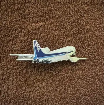 ANA 나리타 괌 노선 취항 기념 넥타이핀