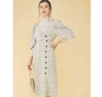 플라워 니트 도킹 파워숄더 원피스