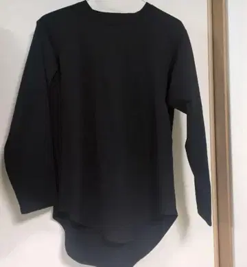 긴팔 라운드넥 상의
