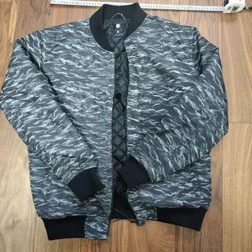 카모 패턴 MA-1 자켓 XL 가격 인하 협상 대환영