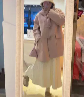 후드 부착 핑크 더플 코트