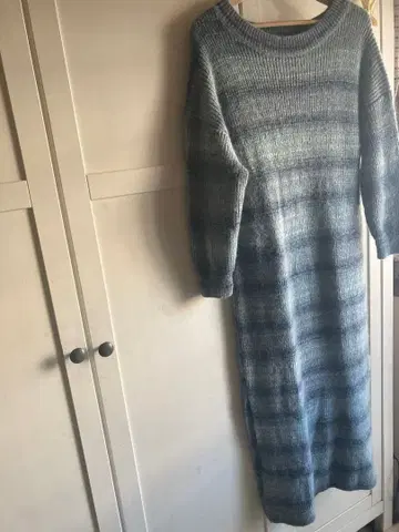 Jines 니트 원피스 긴팔 그라데이션 블루 슬릿 모헤어