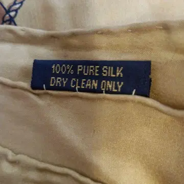 HERMANN LUCCI 이탈리아제 실크 스카프 마구 모티브 골드