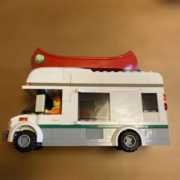 LEGO 캠핑카 카누 포함