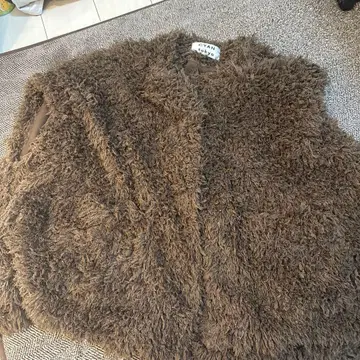 CYAN tokyo 브라운 플리스 베스트