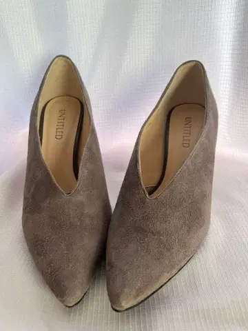 UNTITLED 베이지 스웨이드 하이힐 펌프스 미사용 새상품