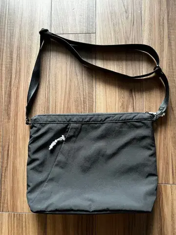 deuxC 숄더백 블랙