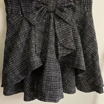 INGNI 백 리본 트위드 플레어 스커트