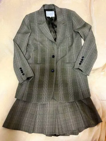 체크 무늬 자켓 & 숏팬츠