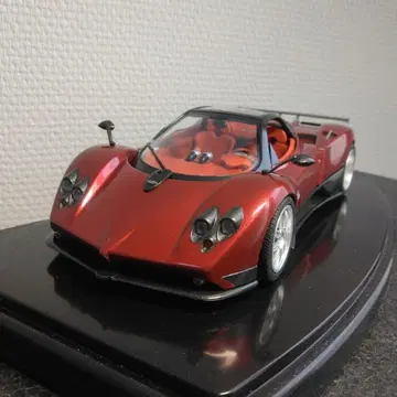 Pagani Zonda F 1/24 AOSHIMA