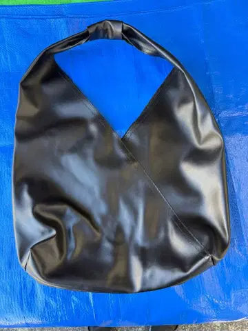 블랙 합성 피혁 토트백