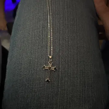 실버 크로스 목걸이