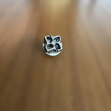 딸리아또레 핀 배지