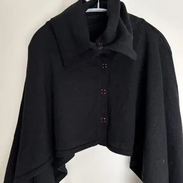 캐시미어 혼방 블랙 케이프, 판초