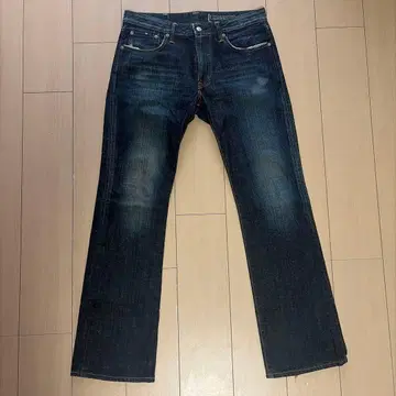 EDWIN 다크 블루 스트레이트 레그 진