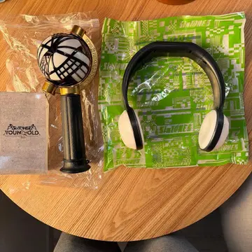 SixTONES 응원봉 2종 세트 / VVS / YOUNGOLD