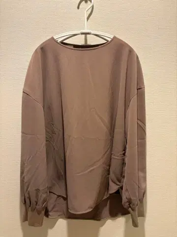 barnyardstorm 베이지 긴팔 상의 라운드넥