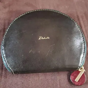 Dakota 반달형 가죽 지갑