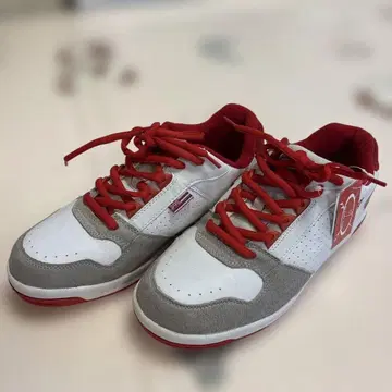 [ 미사용 새상품 ] Planet Surf 스니커즈 화이트/레드 27cm