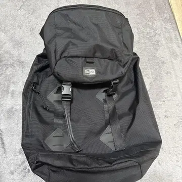 컨디션 최상 NEW ERA 블랙 럭색/백팩