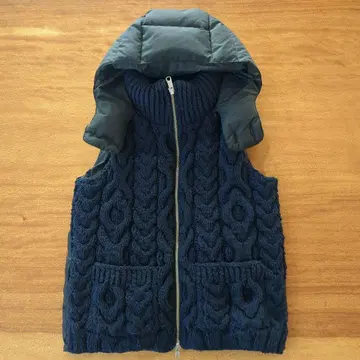 네이비 케이블 짜임 다운 베스트