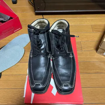 가죽 하이컷 부츠 블랙