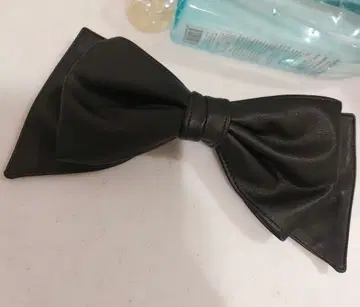 인조 가죽 리본 머리핀