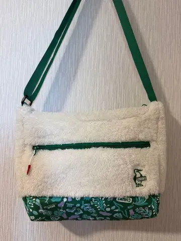 CHUMS 사요리와다 엘모 숄더