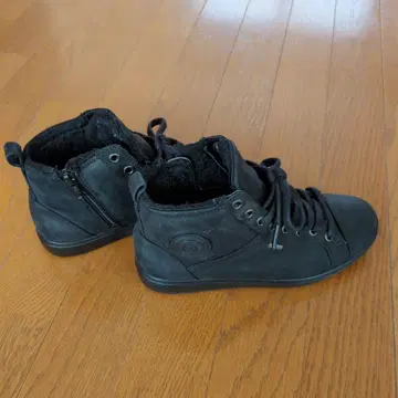 ecco 고어텍스 블랙 하이컷 스니커즈 정가 27500