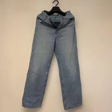 YANUK 라이트 블루 스트레이트 데님 팬츠