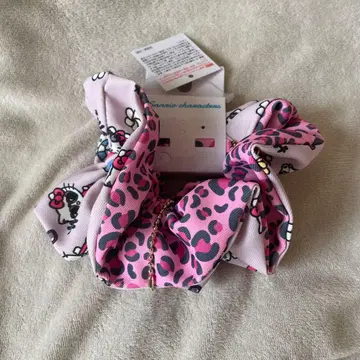 키티 레오파드 무늬 스크런치 참 포함 아베일